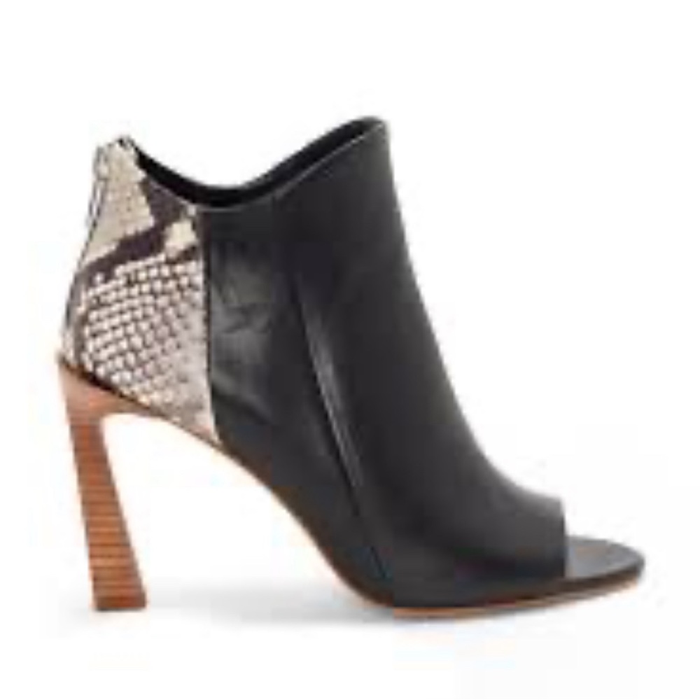 Vince Camuto Aritziana Colorblocked Bootie SIZE 7